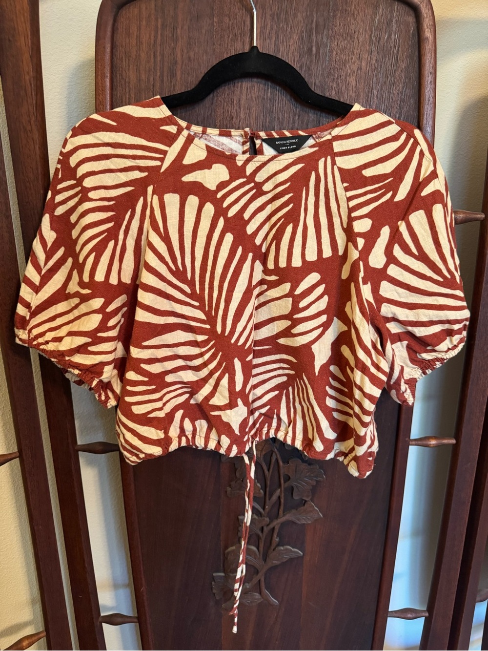 Banana Republic Rust and Cream Cropped Drawstring Top